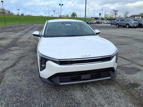 Snow White Pearl 2025 Kia K4 EX
