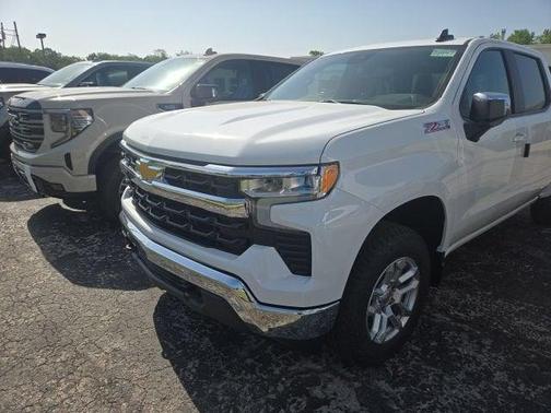 Summit White 2026 Chevrolet Silverado 1500 LT