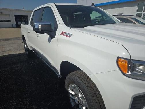 Summit White 2026 Chevrolet Silverado 1500 LT