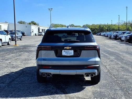 Sterling Gray Metallic 2027 Chevrolet Traverse LT