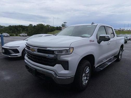 Summit White 2024 Chevrolet Silverado 1500 LT