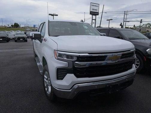 Summit White 2024 Chevrolet Silverado 1500 LT
