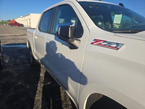 Summit White 2026 Chevrolet Silverado 1500 LT