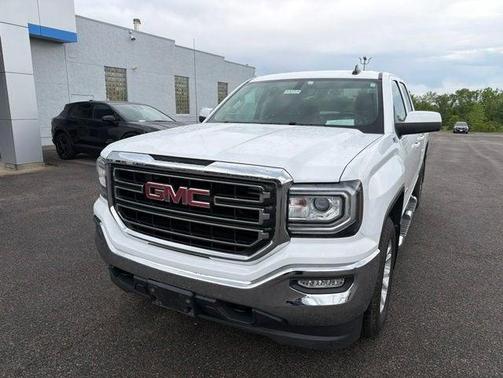 Summit White 2019 GMC Sierra 1500 SLE