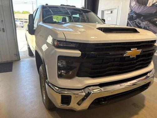 Summit White 2026 Chevrolet Silverado 2500 WT