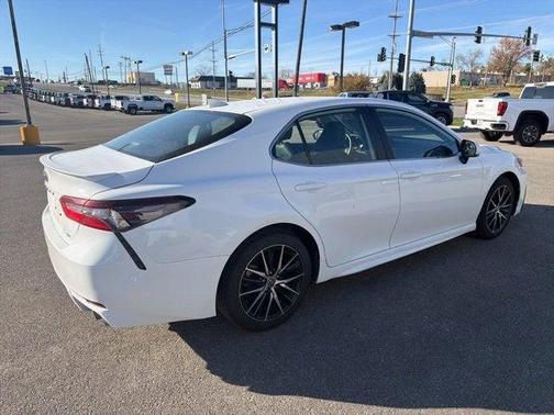 2023 Toyota Camry SE