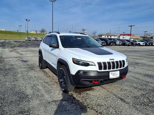 Bright White Clearcoat 2021 Jeep Cherokee Trailhawk