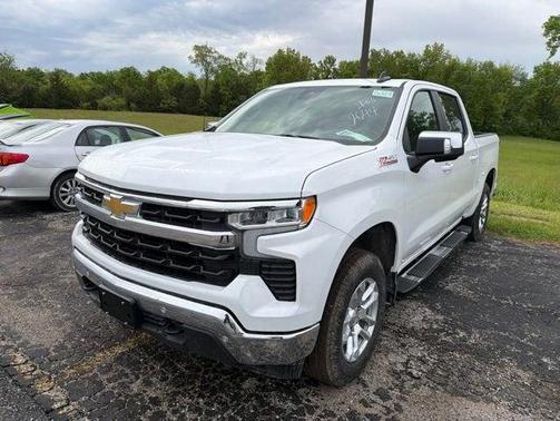 Summit White 2026 Chevrolet Silverado 1500 LT