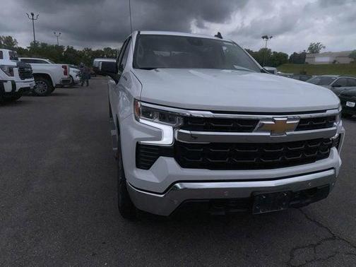 Summit White 2025 Chevrolet Silverado 1500 LT