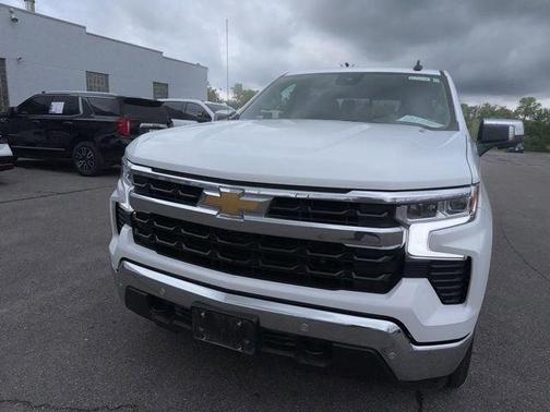 Summit White 2025 Chevrolet Silverado 1500 LT