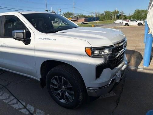 Summit White 2026 Chevrolet Silverado 1500 LT