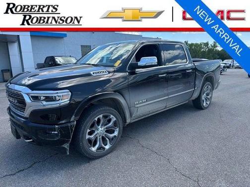 Diamond Black Crystal Pearlcoat 2021 RAM 1500 Limited