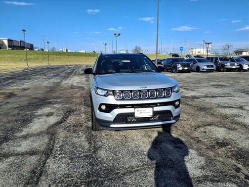 Silver Zynith Metallic Clearcoat 2025 Jeep Compass Limited