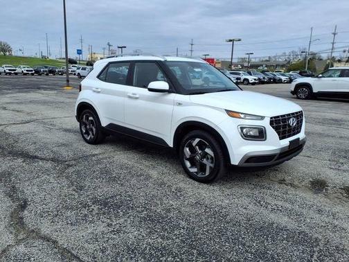 2025 Hyundai VENUE SEL