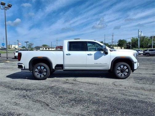 2025 GMC Sierra 2500 Denali
