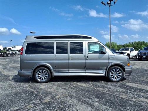 2025 GMC Savana 2500 Work Van