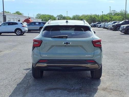 Cacti Green 2026 Chevrolet Trax FWD ACTIV