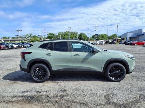 Cacti Green 2026 Chevrolet Trax FWD ACTIV