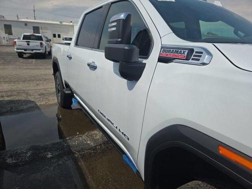 Glacier White Tricoat 2026 GMC Sierra 2500 Denali