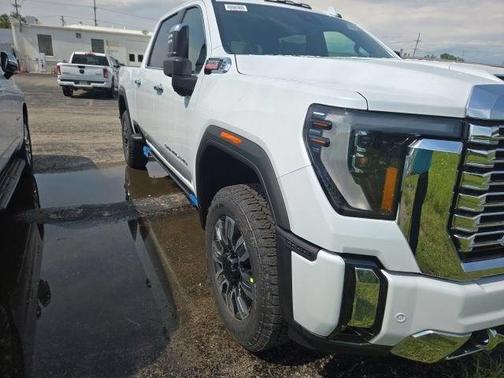 Glacier White Tricoat 2026 GMC Sierra 2500 Denali