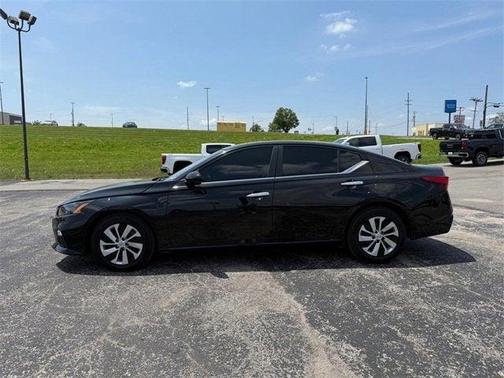 2022 Nissan Altima S FWD