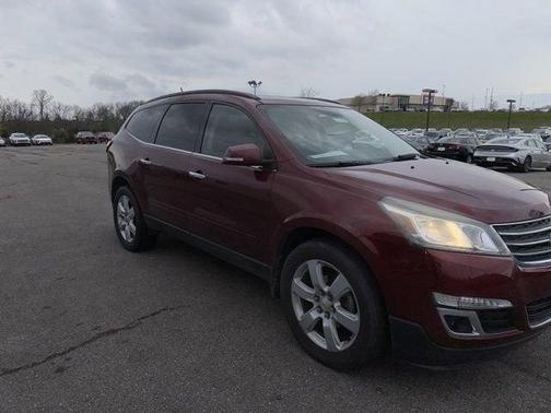 Siren Red Tintcoat 2017 Chevrolet Traverse 1LT