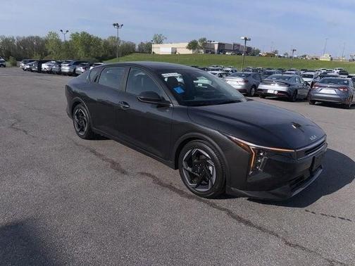 Interstellar Gray 2025 Kia K4 EX