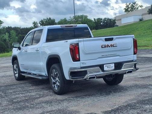 Glacier White Tricoat 2026 GMC Sierra 1500 SLT
