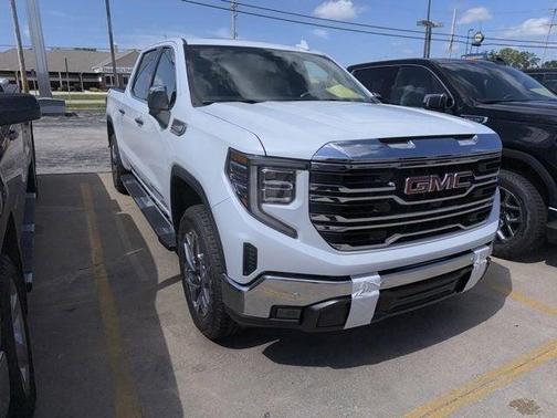 Glacier White Tricoat 2026 GMC Sierra 1500 SLT