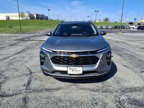 Sterling Gray Metallic 2025 Chevrolet Trax LT