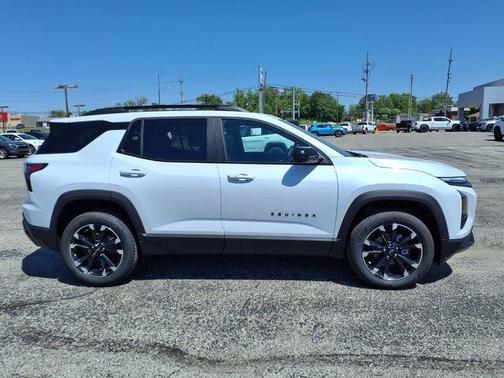 Polar White Tricoat 2026 Chevrolet Equinox FWD RS