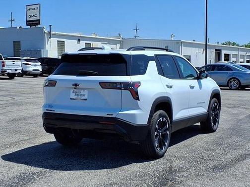 Polar White Tricoat 2026 Chevrolet Equinox FWD RS