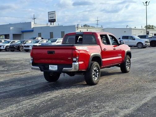 RED 2018 Toyota Tacoma SR
