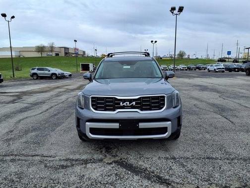 Everlasting Silver 2025 Kia Telluride S
