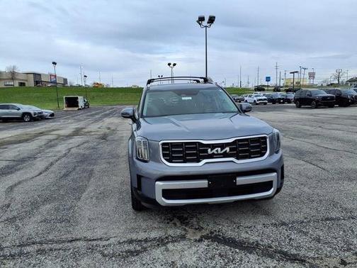 Everlasting Silver 2025 Kia Telluride S