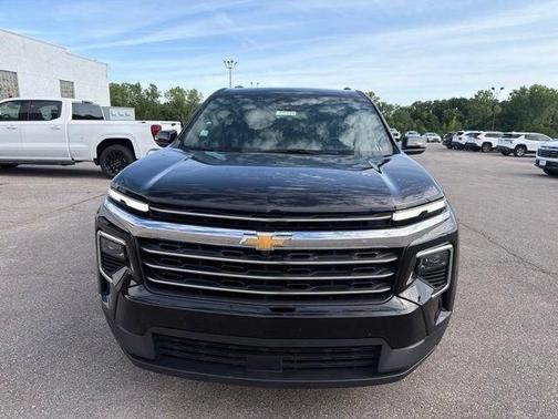 Mosaic Black Metallic 2025 Chevrolet Traverse LT