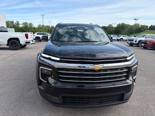 Mosaic Black Metallic 2025 Chevrolet Traverse LT