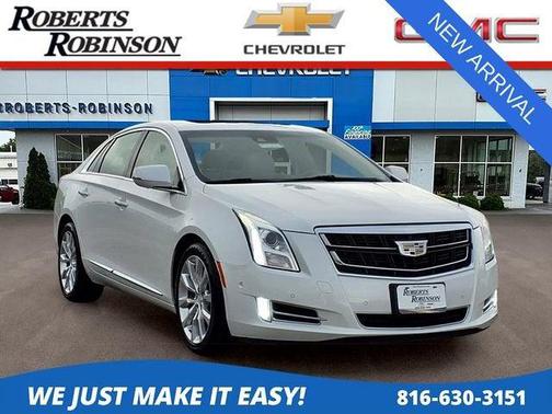 Crystal White Tricoat 2016 Cadillac XTS Luxury