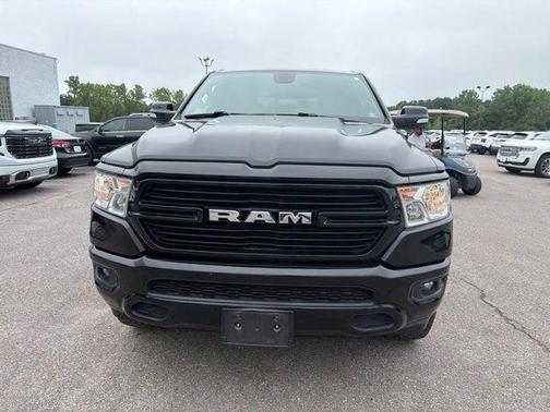 Diamond Black Crystal Pearlcoat 2019 RAM 1500 Big Horn