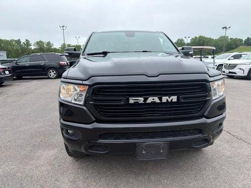 Diamond Black Crystal Pearlcoat 2019 RAM 1500 Big Horn