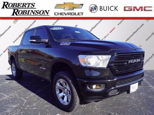 Diamond Black Crystal Pearlcoat 2019 RAM 1500 Big Horn