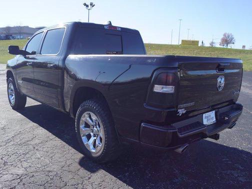 Diamond Black Crystal Pearlcoat 2019 RAM 1500 Big Horn