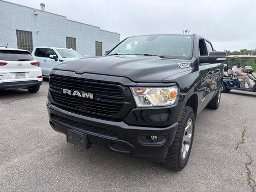 Diamond Black Crystal Pearlcoat 2019 RAM 1500 Big Horn