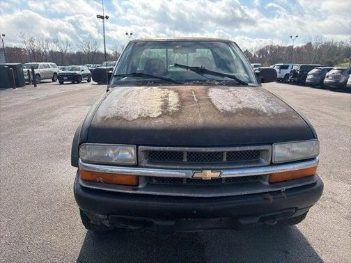 2001 Chevrolet S-10 Base