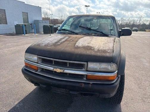 2001 Chevrolet S-10 Base