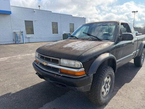 2001 Chevrolet S-10 Base