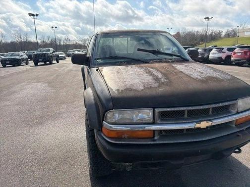 2001 Chevrolet S-10 Base