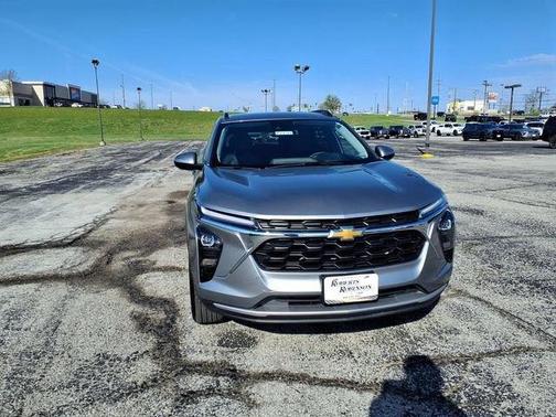 Sterling Gray Metallic 2025 Chevrolet Trax LT