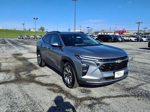 Sterling Gray Metallic 2025 Chevrolet Trax LT