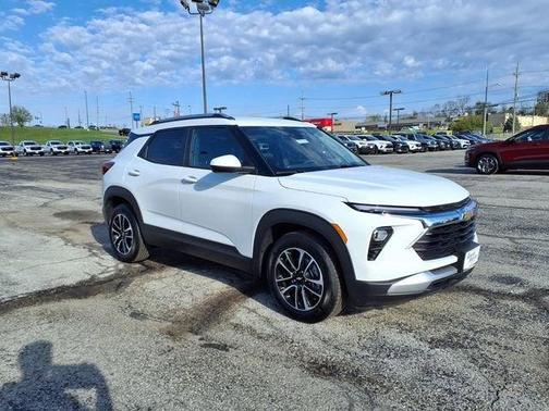 Summit White 2025 Chevrolet Trailblazer LT